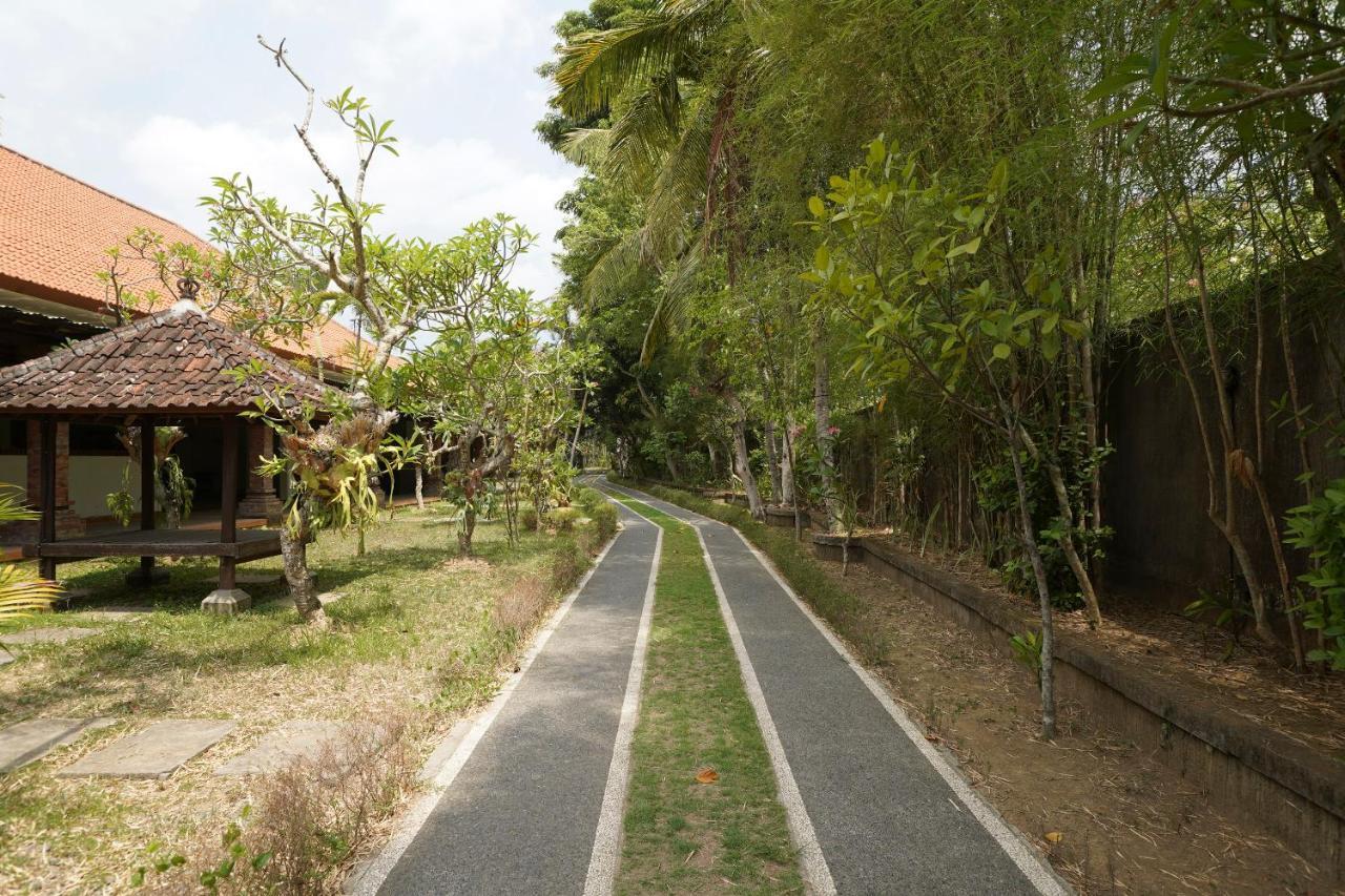 Oyo 1840 Kubu Ubud Hotel Exterior foto